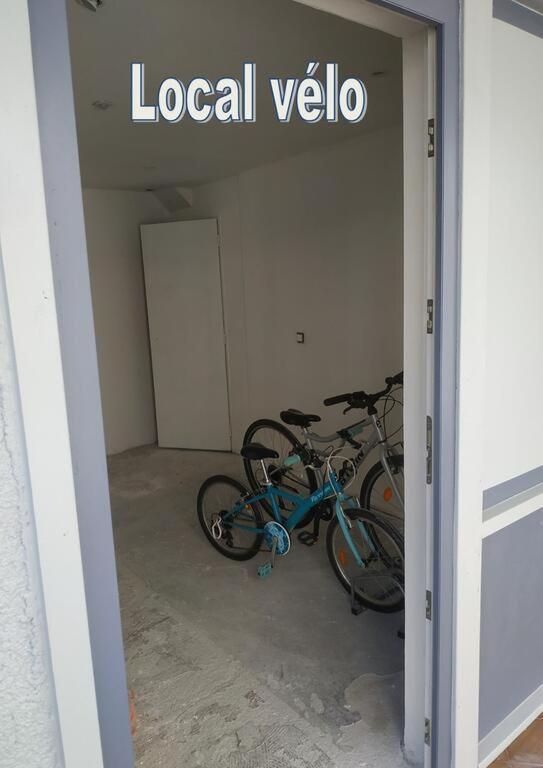 Appartement 10A - Rdc-Centre Ville-Local Velo Malestroit Exterior photo